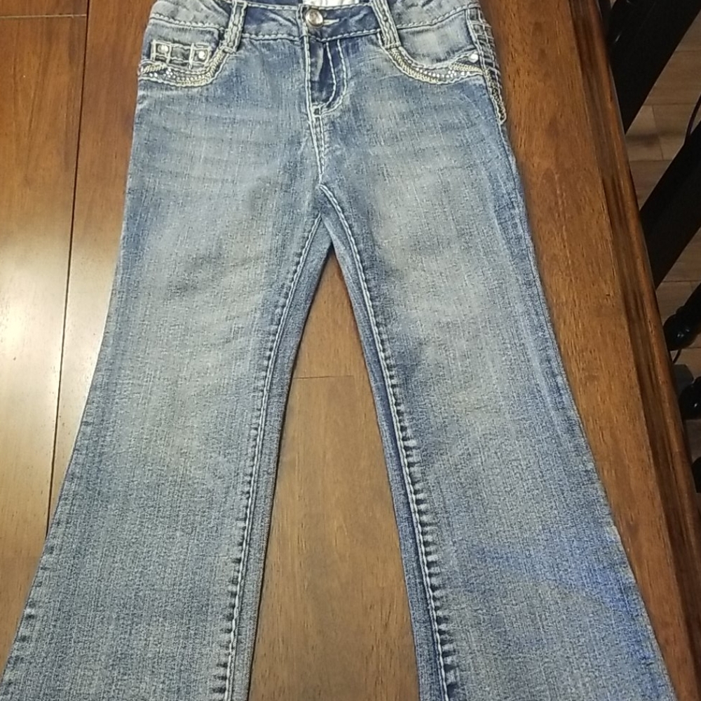 🔥STYLE them in sassy jeans! 🔥